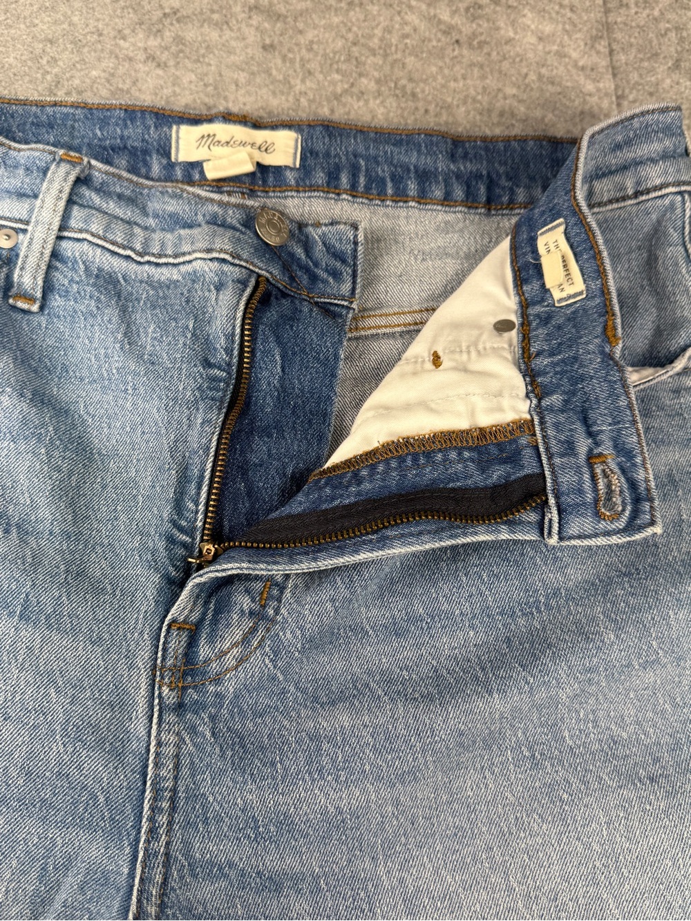 Madewell Jeans 32 Perfect Vintage Distressed Raw Hem | Lollie Closet - Picture 2 of 8